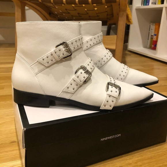 seraphim pointy toe booties